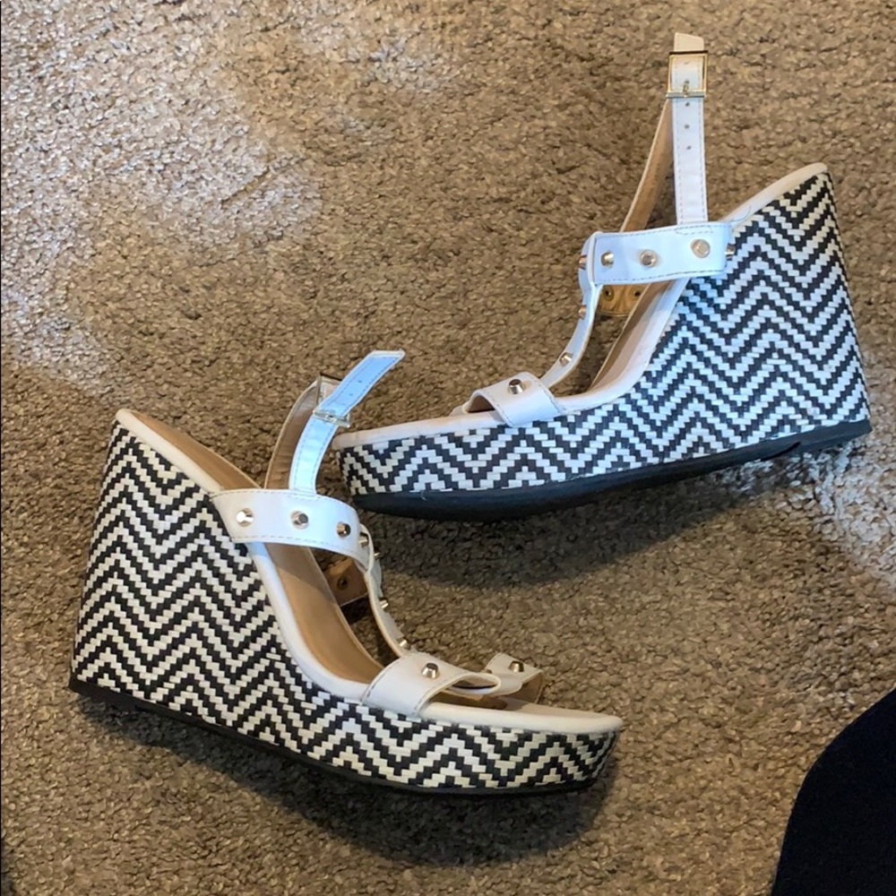 Cute jeweled hush wedge Sandals!